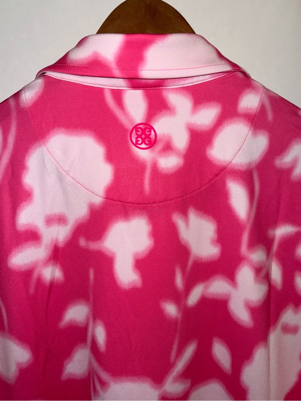 G/FORE NWT Blur Floral Tech Jersey Polo in "Knockout Pink" - Picture 5 of 8